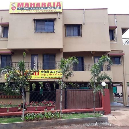 Maharaja Family Guest House โลนาวาลา ภายนอก รูปภาพ
