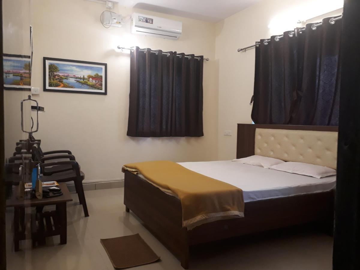 Maharaja Family Guest House โลนาวาลา ภายนอก รูปภาพ