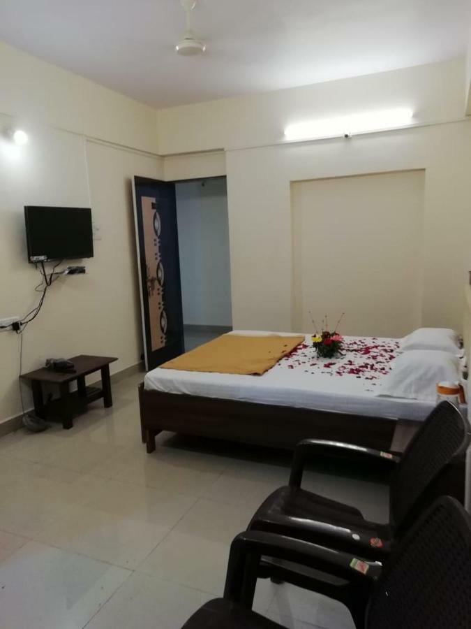 Maharaja Family Guest House โลนาวาลา ภายนอก รูปภาพ