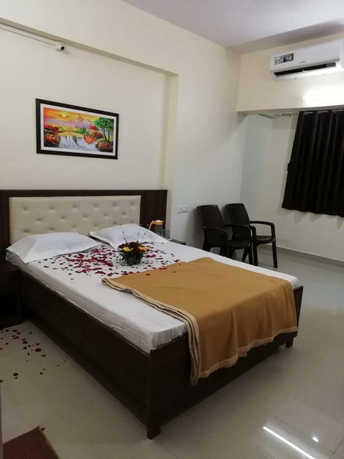 Maharaja Family Guest House โลนาวาลา ภายนอก รูปภาพ