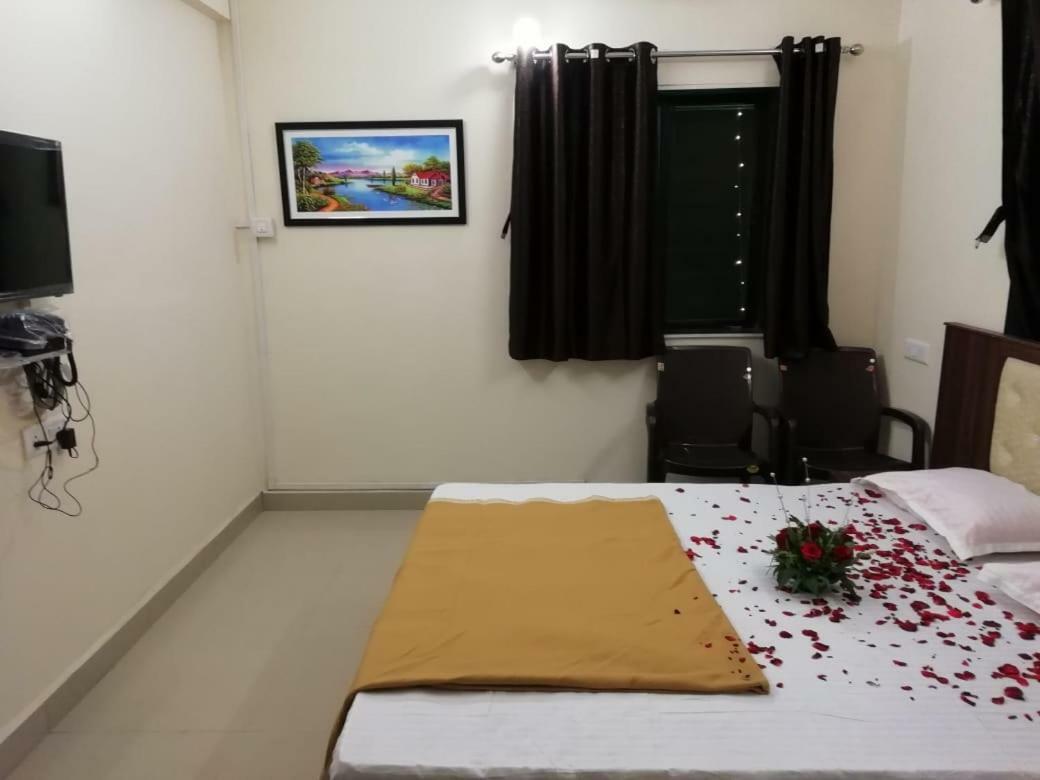 Maharaja Family Guest House โลนาวาลา ภายนอก รูปภาพ